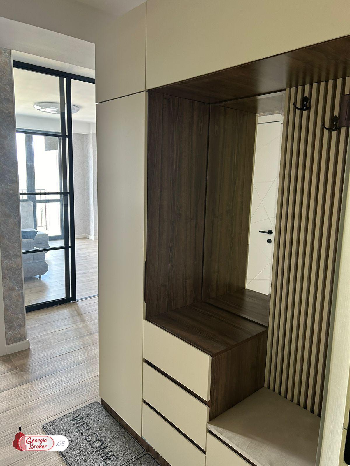 იყიდება ახალი გარემონტებული 2 ოთახიანი ბინა